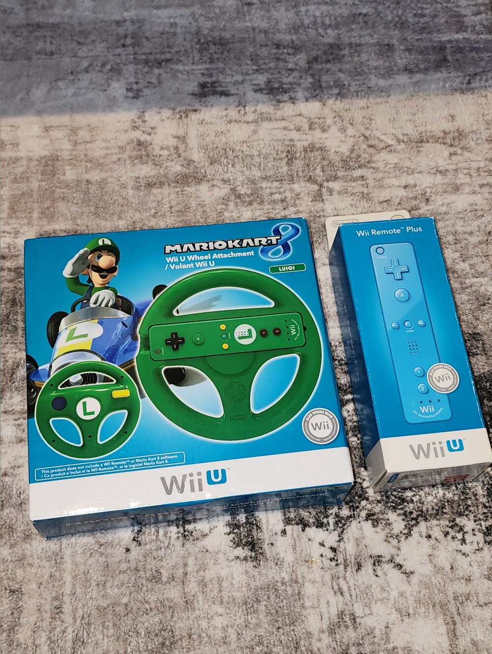 Blue WII/WII U MOTION PLUS REMOTE PLUS HORI LUIGI WHEEL